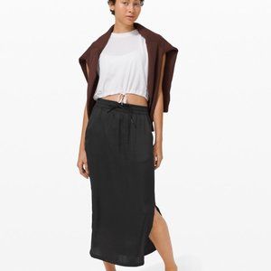 LULULEMON | SLIDE AWAY MIDI SKIRT